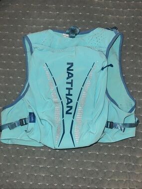 Nathan Light Blue Vapor Howe 12l running vest